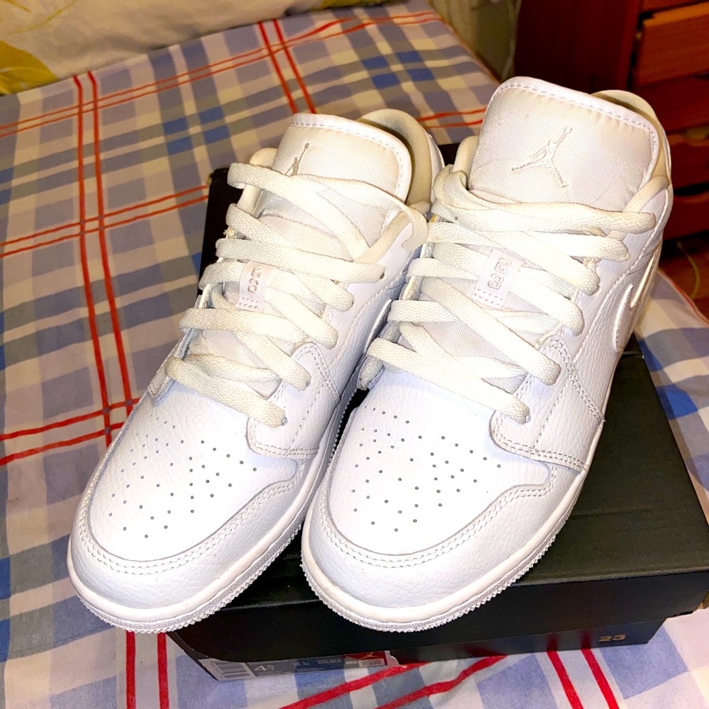 White Air Jordan 1’s low top GS